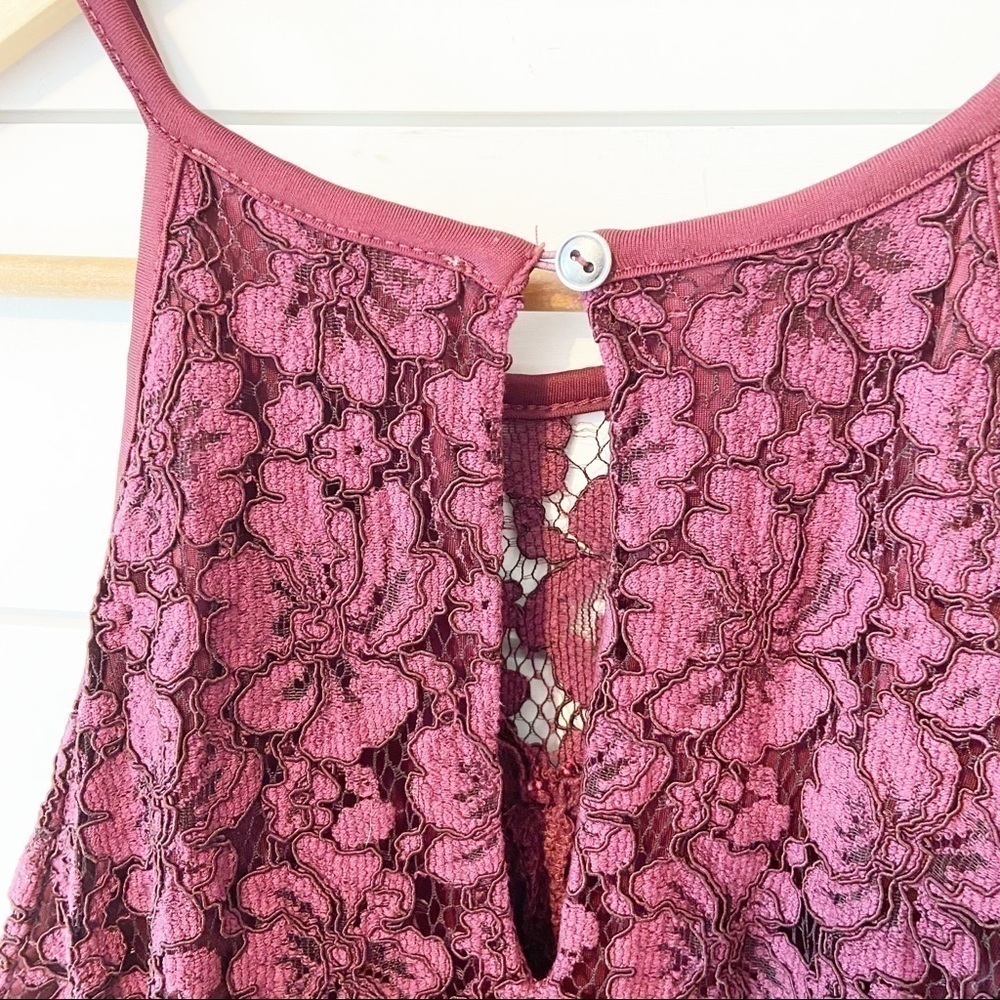 Skies are Blue | Lace Cold Shoulder Dress size Medium, M, Wine/Burgundy color. - Picture 6 of 13